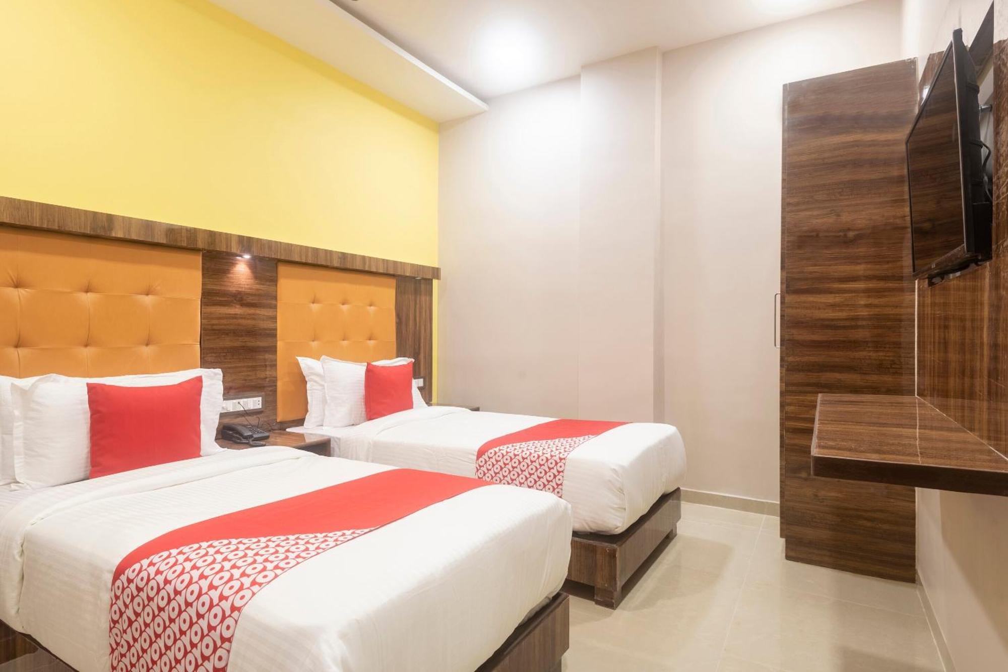 OYO 30693 Hotel Blue Executive Mumbai Exterior foto